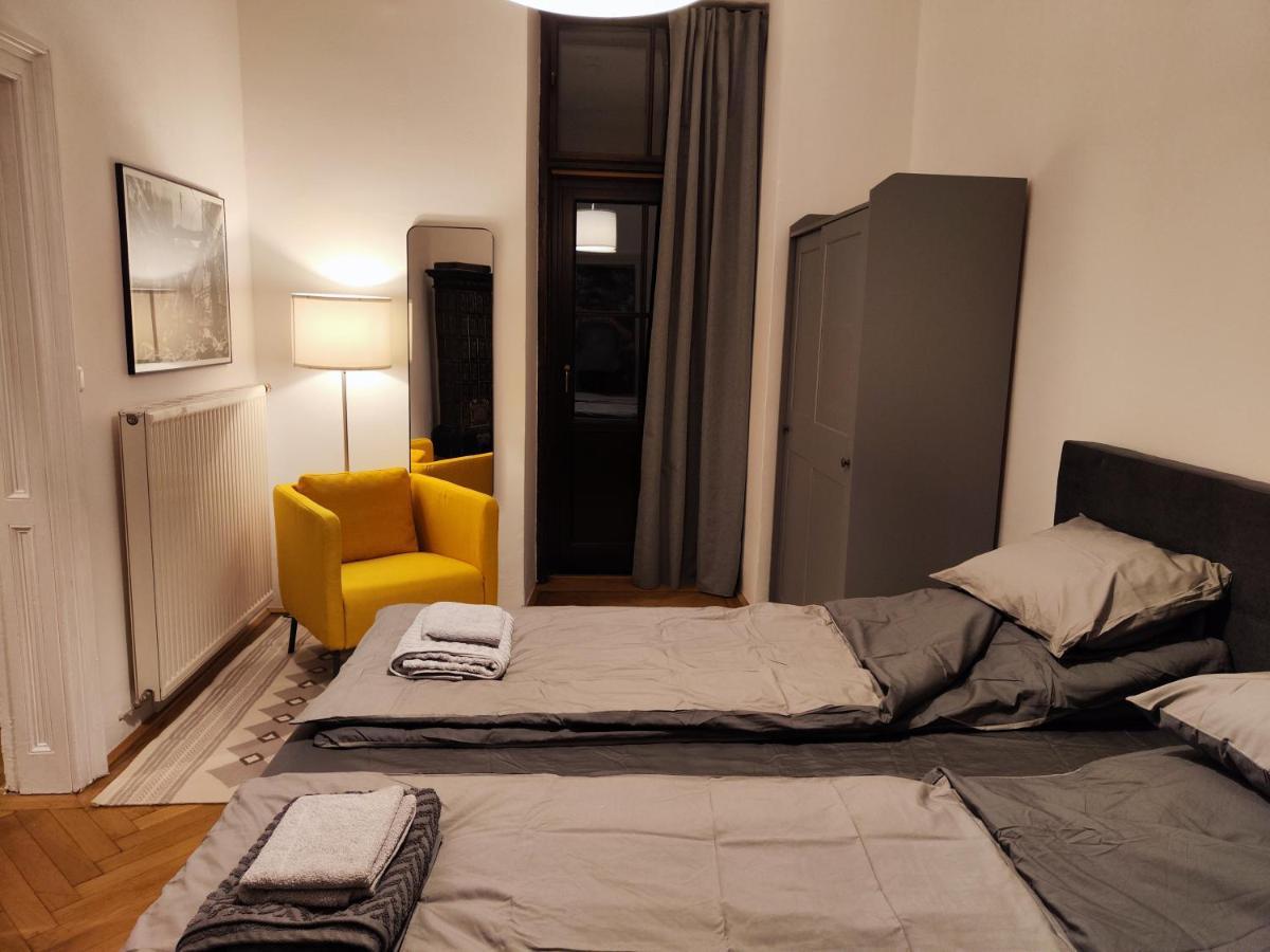Gasthof A In A Aristocratic Wien